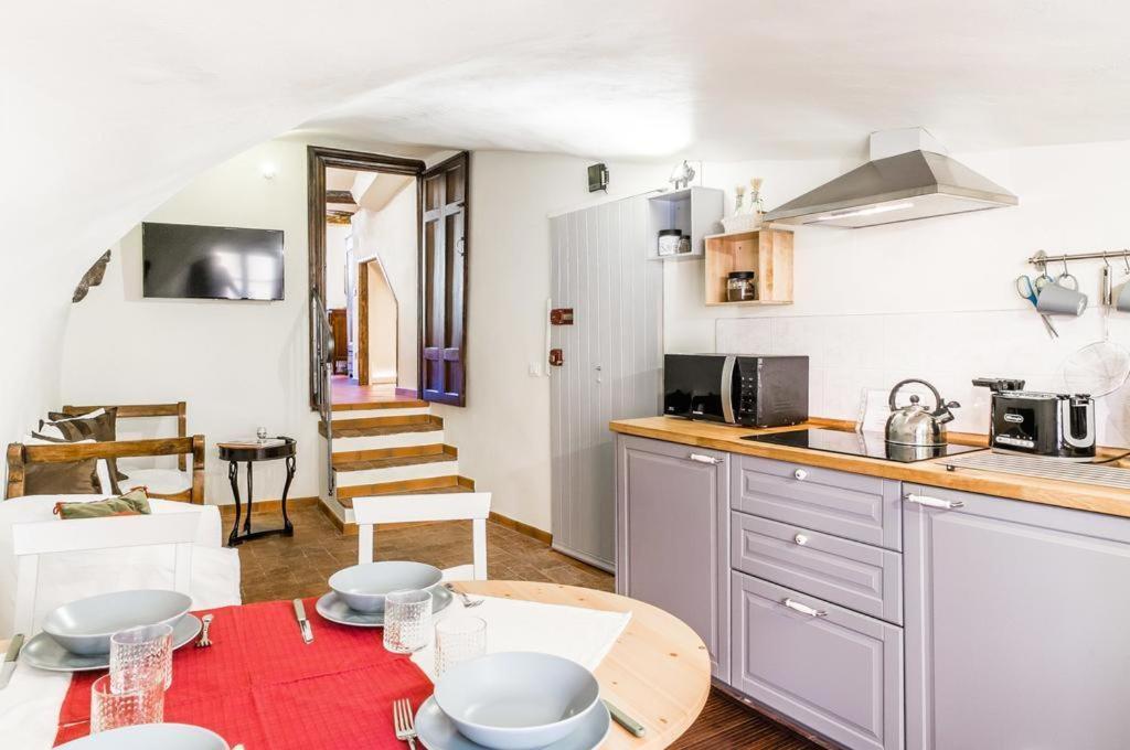 Lyon Apartment Anfiteatro Square, Lucques Extérieur photo