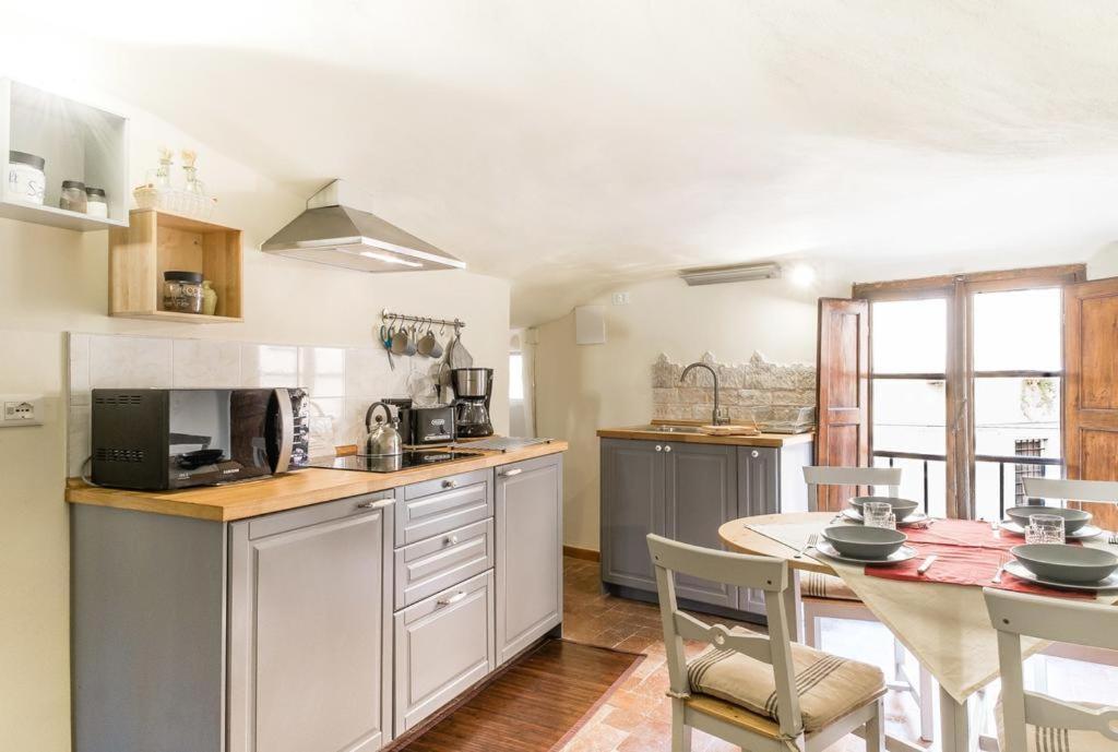 Lyon Apartment Anfiteatro Square, Lucques Extérieur photo